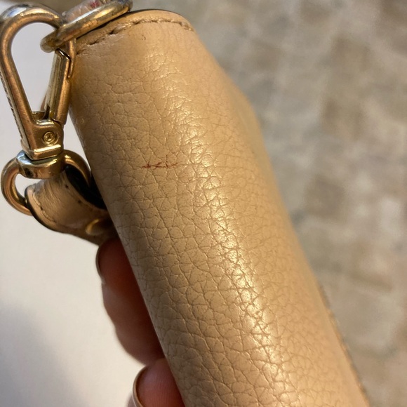 Michael Kors Wrist Wallet - Picture 4 of 8